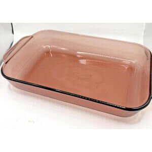 Vintage Pyrex Cranberry Cake Pan, 232R Model, 2Qt, 11 x 7, Handles. 1970's,